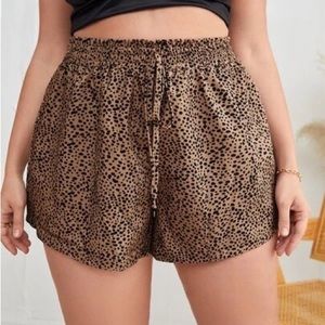 SHEIN FRENCHY PLUS DALMATIAN PAPER-BAG FAUX TIE FRONT SHORT